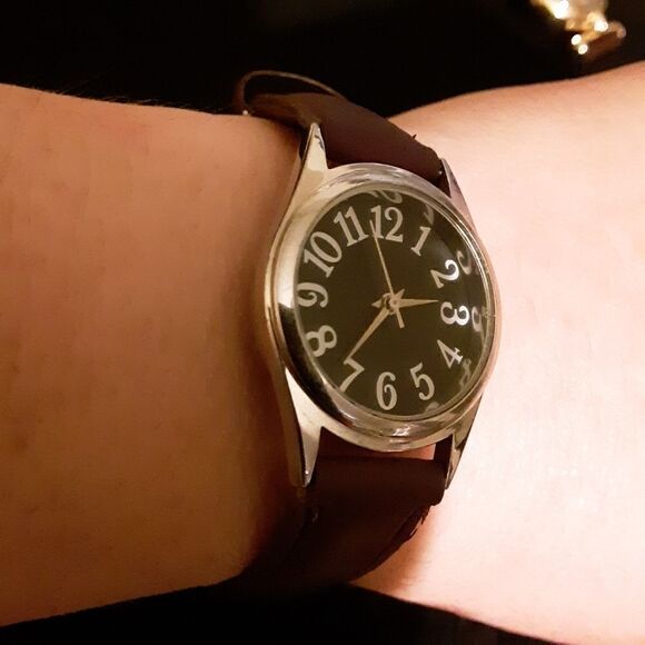 Calvin Hill Puple watch - Picture 3 of 6